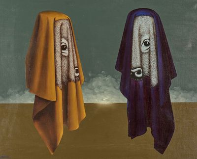 un tableau représentant deux serviettes sur lesquelles sont dessinés des visages et qui sont suspendues