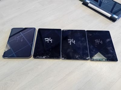 4 tablettes APPLE IPAD (sans chargeur, 3 écrans cassés)