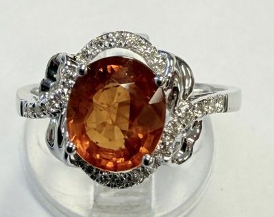 Bague de style Art Déco en or blanc 750°/.