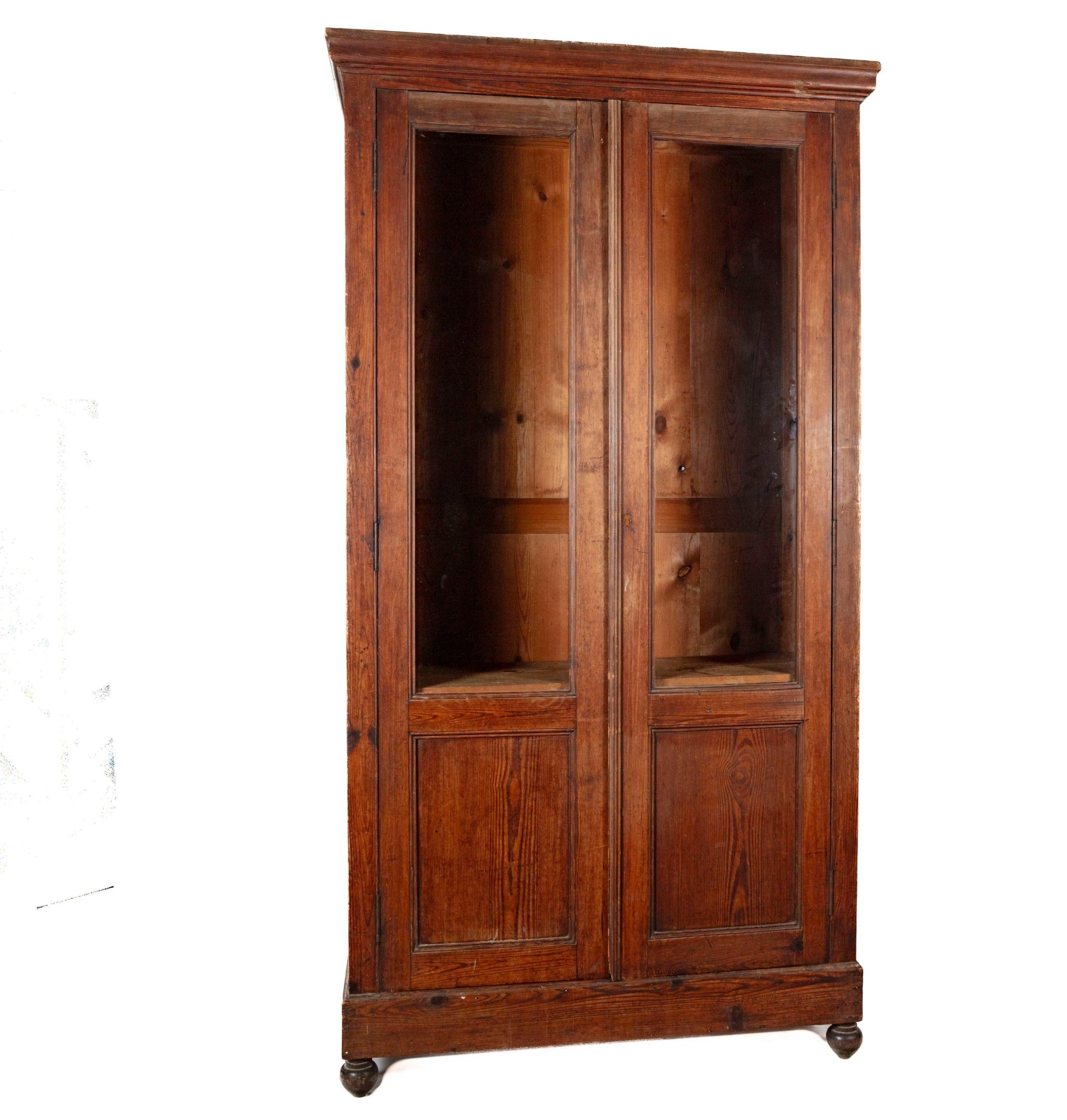 Armoire rectangulaire en bois naturel ouvrant par deux vanta…