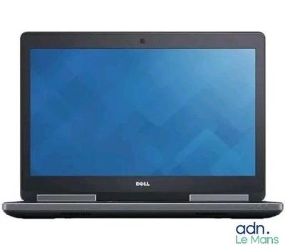 un ordinateur portable Dell avec un écran bleu sur fond blanc