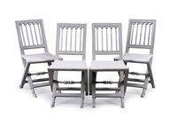 Suite de quatre chaises pliantes en bois mouluré et laqué gr…