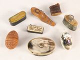 a lot of small objects that are on a table