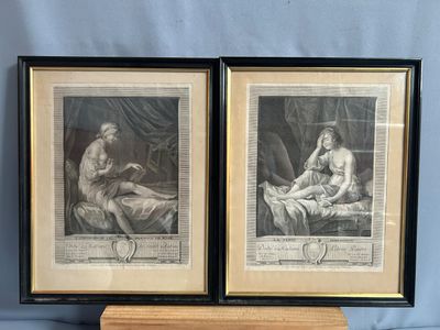 deux gravures encadrées représentant une femme et un homme sur un lit