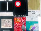 un grand nombre de livres posés sur une table