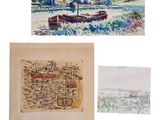trois tableaux représentant des bateaux sont exposés sur une surface blanche
