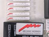 many different types of screws in the package