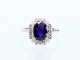 Bague ovale en saphir et diamant