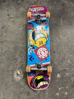1 skate board. REF 1 ROLL 9