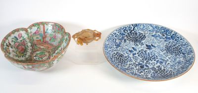 two bowls sitting next to each other on a table