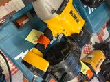 many tools that are sitting on a table