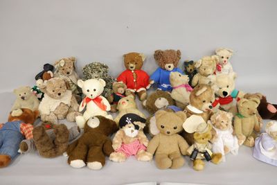 1 carton d'oursons en peluche anciens, certains plus récents…