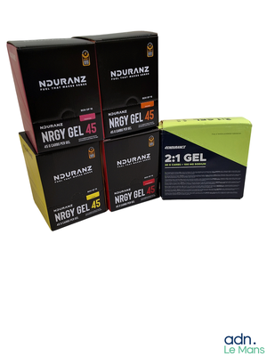trois boîtes de gels énergétiques Nutrazz et une boîte de gel énergétique Nutrazz