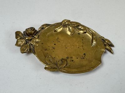 A. VIELLIERI, XXe. Petite coupe vide-poche en bronze doré et… - Photo 1