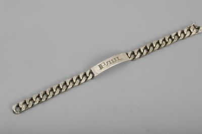 Gourmette en argent 800 millièmes poinçon crabe fermoir à hu…