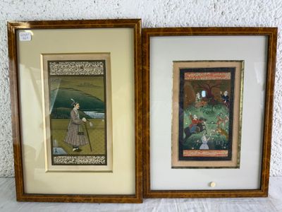 deux photos encadrées représentant une femme avec une canne et un tableau représentant une femme avec une canne
