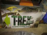 a sign that says trex and cle on it