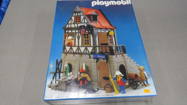 Maison médiévale de la marque PLAYMOBIL, état neuf. N°3448