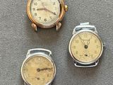 Trois types de montres différents sont présentés sur un fond gris