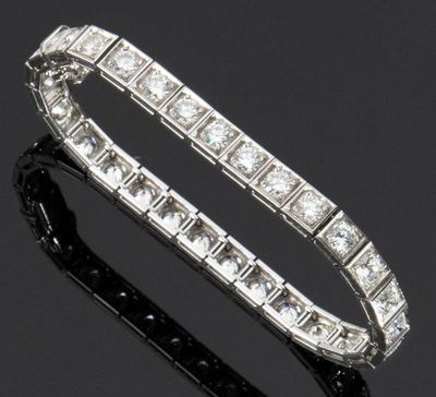 un bracelet en diamants art déco