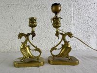 Ensemble de deux lampes en bronze doré.