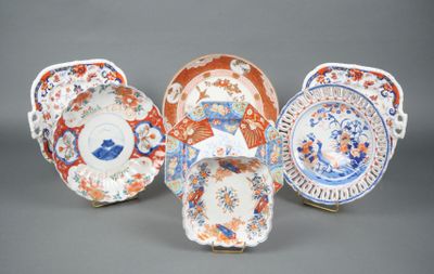 JAPON Réunion d'une assiette octogonale, une assiette creuse…