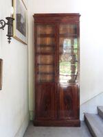 ETROITE BIBLIOTHEQUE en acajou et placage d'acajou ouvrant e… (photo 6)