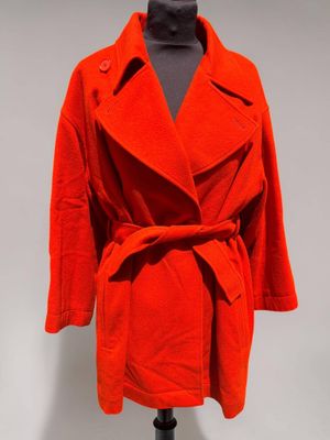 HERMÈS Manteau à boutonnière croisée en cachemire carmin Tai…