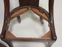 Paire de chaises dossier gondole en acajou mouluré, pieds sa… (photo 2)