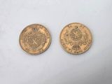 two gold sovereigns, one of which is a sovereign and the other of which is a sovereign