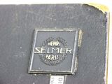 a close up of a cell phone with the name selmer paris on it