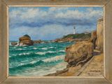 une peinture à l'huile représentant un phare situé sur une côte rocheuse, avec des vagues qui viennent s'écraser devant lui