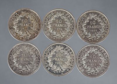 six pièces d'argent britanniques différentes, dont un souverain, un souverain, un souverain et un souverain