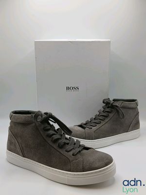 Baskets montantes pour homme « Boss » en daim gris avec semelles blanches