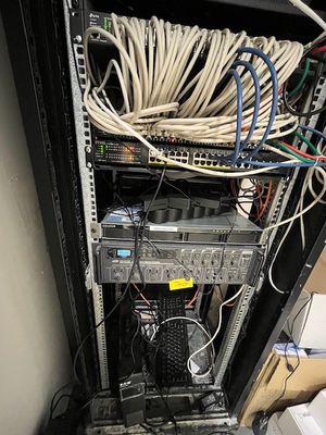 Baie comprenant: 2 switchs ZYXEL GS1920-24HP