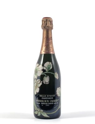 une image représentant une bouteille de champagne ornée d'un motif floral