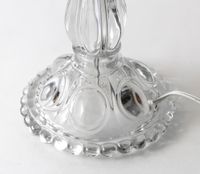 BACCARAT. Un candélabre en cristal moulé et pampilles en cri… (photo 5)