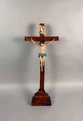 Jésus sur la croix, avec l'inscription « Je t'aime »