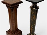 two vases that are sitting next to each other