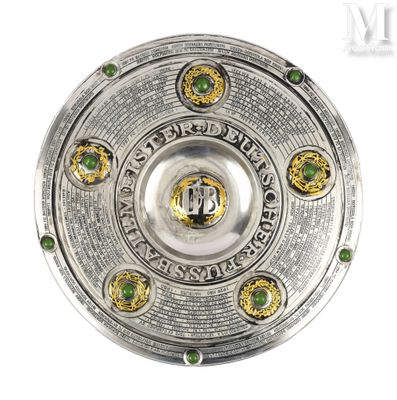 Champion d'Allemagne. Réplique du trophée de vainqueur pour …