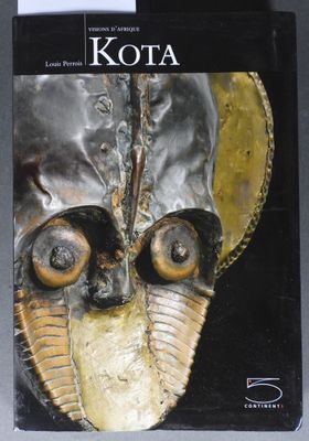 la couverture d'un livre sur laquelle figure l'image d'un masque