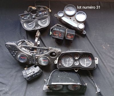 Lot Compteurs (7) + Faisceaux électrique (7) diverses marque…