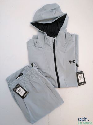 Ensemble veste à capuche et pantalon Under Armour pour garçons