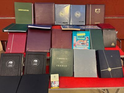 Importante collection de timbres en plusieurs albums  France et Europe