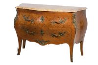 Commode sauteuse de forme galbée en bois de placage et marqu… (photo 2)