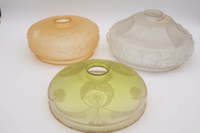 Lot de trois suspensions en verre (éclats)