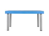 une table bleue posée sur des pieds en métal