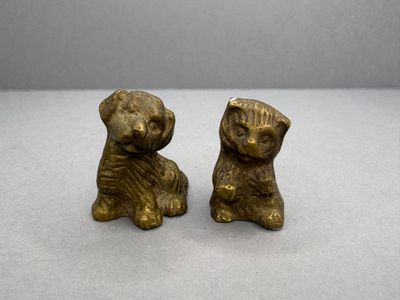 paire de figurines vintage en laiton représentant des chiens