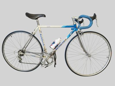 Vélo BENOTTO Taille S Equipement Shimano arabesque, selle Co…