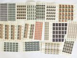 une série de timbres est empilée les uns sur les autres